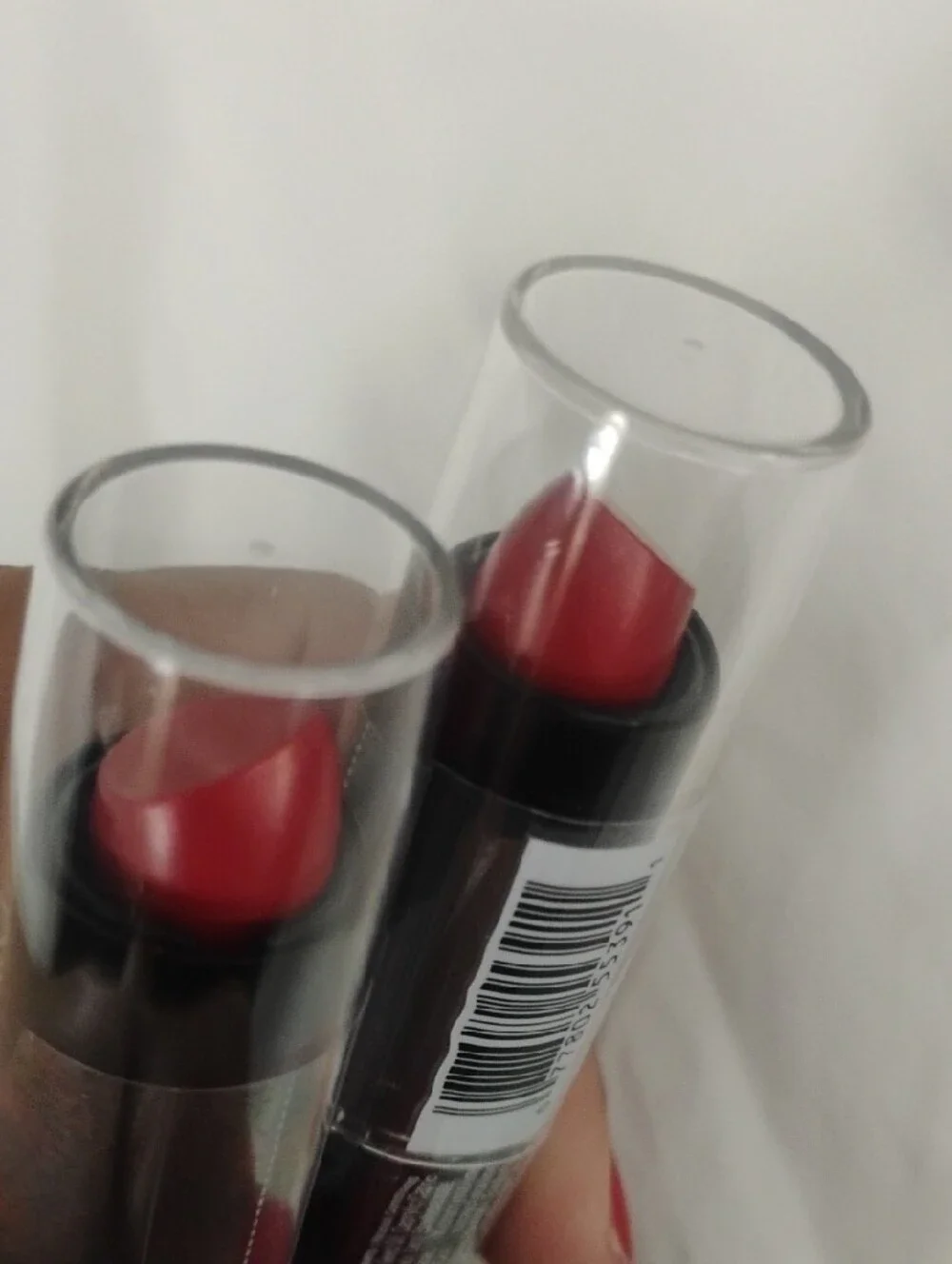 wet n wild Cream Lipstick Duo — Cherry frost 539A